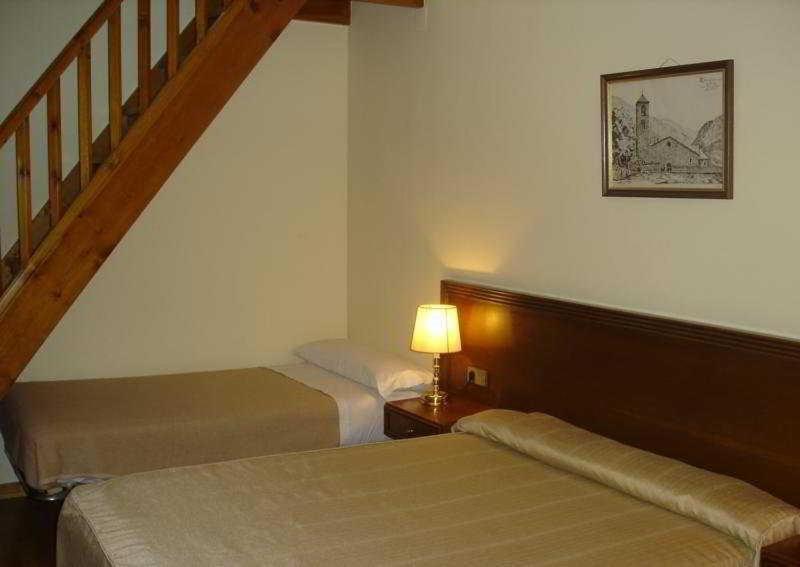 Hotel Santa Bàrbara De La Vall D'ordino Quarto foto